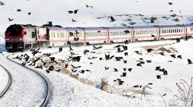 Bakan Arslan, Doğu Ekspresi ile yolculuk yaptı